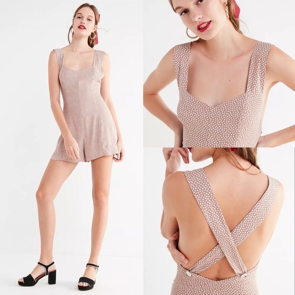 Urban Outfitters Daphne polka Dotted Cross-Back Button Romper Jumpsuit Playsuit - Picture 10 of 10